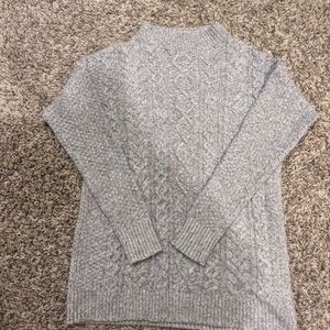 Old Navy Women's Light Gray Turtleneck Sweater